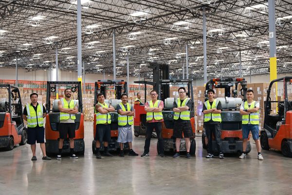 海外仓员工团队